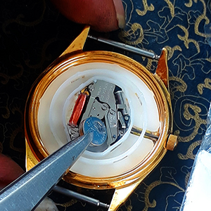 Thay Pin Đồng Hồ Movado hình 4