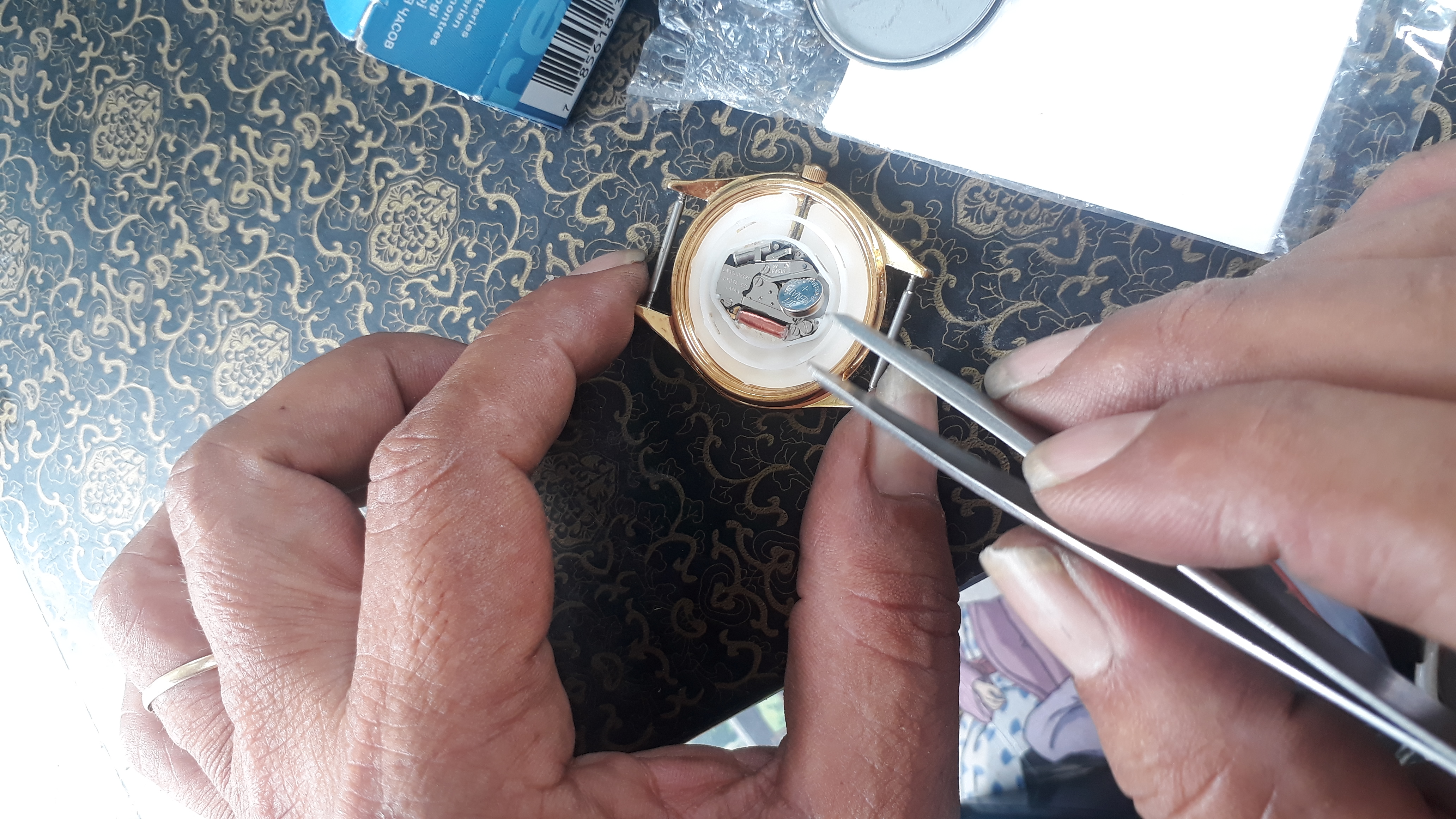 Thay Pin Đồng Hồ Swarovski hình 4